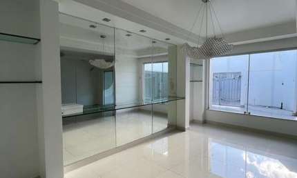 Casa residencial para Locação em rua pública, Mangabeira, Feira de Santana, 4 suítes, 1 sala, 5 banheiros, 3 vagas, 100m² área total.