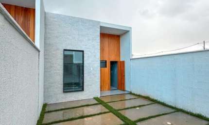 Casa residencial para Venda em rua pública, Mangabeira, Feira de Santana, 2 quartos, 1 suíte, 1 sala, 2 banheiros, 1 vaga, 126m² área total.