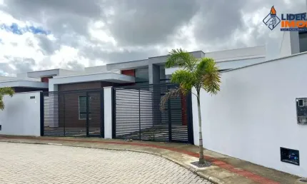 Casa residencial para Venda em rua pública, Sim, Feira de Santana, 3 quartos, 1 suíte, 1 sala, 2 banheiros, 2 vagas, 130m² área total.