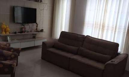 Casa no Capuchinhos, Duplex, em Rua Pública, 3 Suítes, Closet, Dependência Completa, Quintal, para Venda, em Feira de Santana.