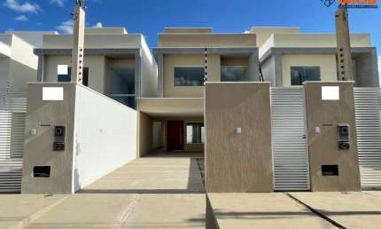 Casa no Sim, Em Rua Pública, Duplex, 3 Suítes, Área Gourmet, Garagem Coberta, para Venda, em Feira de Santana, Área de 220 m².