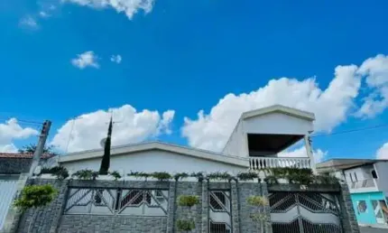 Casa residencial para Venda no Jardim Cruzeiro, Feira de Santana, 4 dormitórios, 2 suítes, 3 salas, 6, banheiros, 6 vagas
