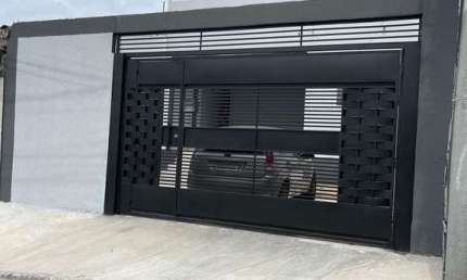 Sobrado reformado com 3 quartos no bairro Dom Pedro II, em São José dos Campos