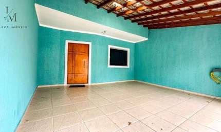 Sobrado com 3 Quartos e 2 suites à Venda, 150 m² por R$ 765.000