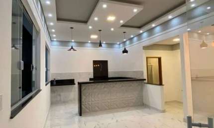 Casa à Venda 105m² / 3 Quartos (1 Suíte) / 2 Banheiros / 3 vagas