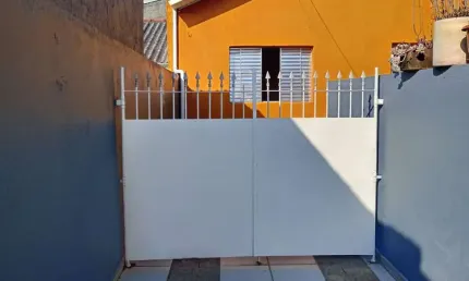 Casa Térrea Independente com 2 Dormitórios, Quintal e Excelente Localização – 75 m² de Conforto e Funcionalidade