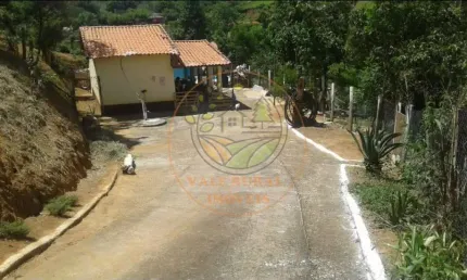 OPORTUNIDADE! LINDO SÍTIO COM  4 QUEDAS D´ÁGUA EM SJC. ST00117