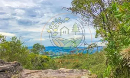 BELÍSSIMA FAZENDA COM CACHOEIRA E NASCENTE EM CARRANCAS - FA00107
