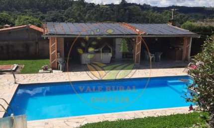EXCELENTE CHÁCARA COM PISCINA, CASA DE HÓSPEDE, E MUITAS BENFEITORIAS EM PINHALZINHO! CH00170