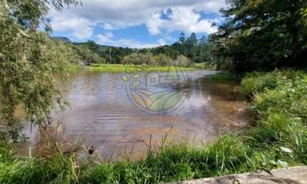 EXCELENTE SÍTIO COM 9,8 ALQUEIRES, PASTO, 7 NASCENTES, REPRESA E MUITO MAIS! ST00080