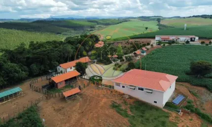 Maravilhosa fazenda no sul de minas com  171 hectares, rica em águas e excelente infraestrutura ! fa00057