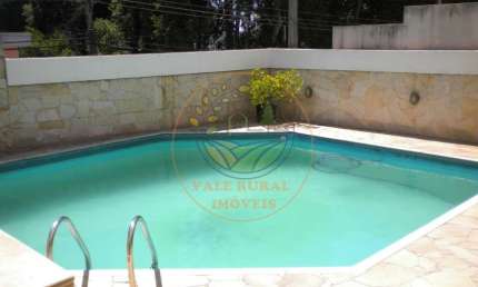 EXCELENTE SOBRADO C/ EDÍCULA NA REGIÃO CENTRAL DE SJC, COM ÁREA GOURMERT E PISCINA! CA00024