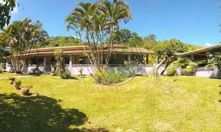 BELÍSSIMO SÍTIO RICO EM ÁGUAS, COM 22.000 M² E ESCRITURADO!  ST00033