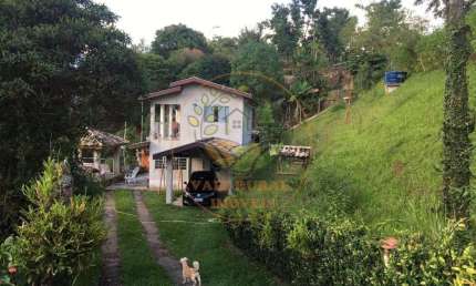 OPORTUNIDADE! CHÁCARA DE 5.000M² COM ACESSO DIRETO A REPRESA EM JAMBEIRO - SP  CH00288