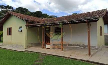 OPORTUNIDADE! SITIO COM VISTA PARA AS MONTANHAS EM GONÇALVES - MG  ST00174