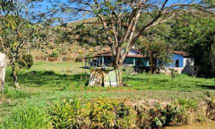 OPORTUNIDADE! CHÁCARA COM LAGO E PISCINA EM MONTEIRO LOBATO - SP  CH00302