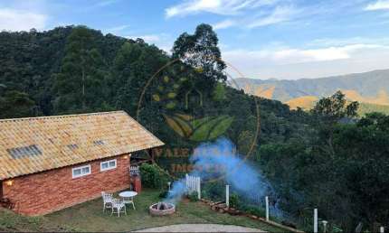 MARAVILHOSA CHÁCARA COM CHALÉ DESLUMBRANTE EM MONTEIRO LOBATO - SP  CH00330