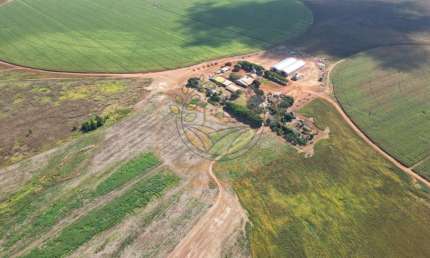 FAZENDA COM 727,68 ALQUEIRES COM PIVOS NA REGIÃO SUL DE GOIÁS  FA00232