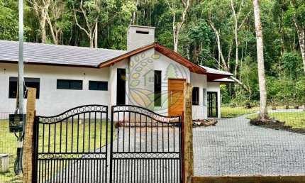 MARAVILHOSA CASA DE ALTO PADRÃO EM MONTE VERDE - MG  CA00102
