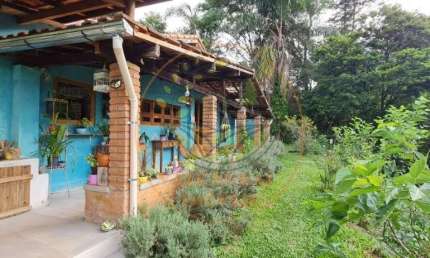 EXCELENTE! MARAVILHOSO SITIO EM CUNHA COM CHALÉS  ST00238