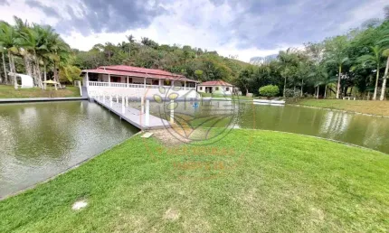 Deslumbrante propriedade de 38.000 m² possuindo lago com ilha em sjcampos! podendo gerar renda! ch00210
