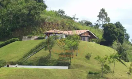 OPORTUNIDADE INCRÍVEL! MARAVILHOSA CHÁCARA EM IGARATÁ- SP NA BEIRA DA REPRESA  CH00399