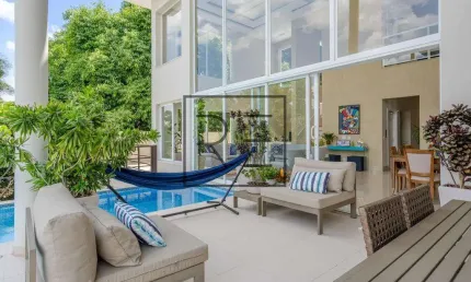 Casa à venda em Vinhedo com 4 suítes, 680 m² - Estância Marambaia