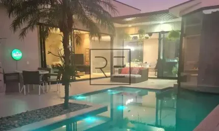 Casa à venda em Valinhos com 4 quartos vista para o lago