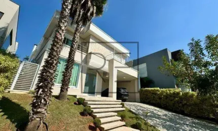 Casa à venda com 4 quartos, 2 suítes, com 345 m², no Residencial Parque dos Alecrins
