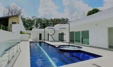 Casa a venda com 4 suítes no Condominio Marambaia em Vinhedo