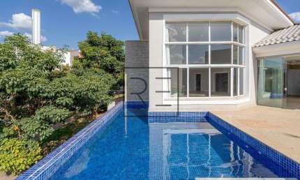 Casa térrea com 4 suítes a venda ou locação no Condomínio Jatibela em Campinas