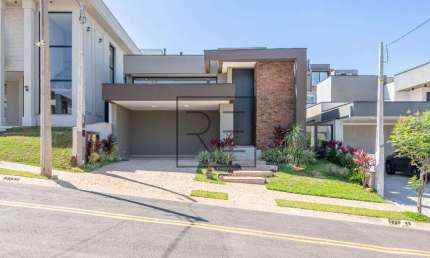 Casa térrea à venda com 3 suítes no Swiss Park Campinas