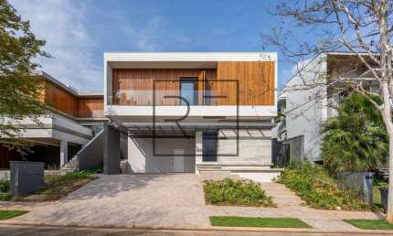 Alphaville Dom Pedro 3 em Campinas, com 4 suítes, com 365 m²!