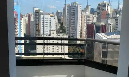 Cobertura cinematografica com jacuzzi, saunas e piscina no coração do paraiso com sao paulo à seus pés