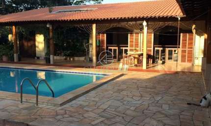 Casa a venda com 5 dormitórios, 3 suítes, 6 banheiros 1 sala,área construida 400 mts², terreno com