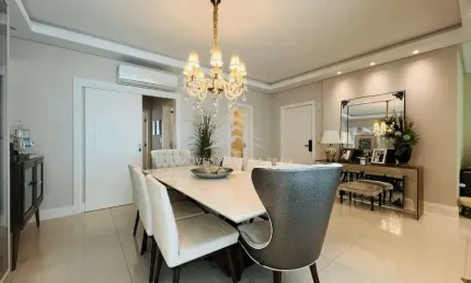 Apartamento com 3 quartos à venda na Rua 236, 314, Meia Praia, Itapema por R$ 2.100.000