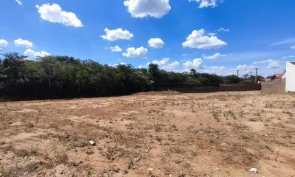 Terreno de 4.397,75m² à Venda no Jardim Universitário – Araras/SP | Localização Privilegiada ao Lad
