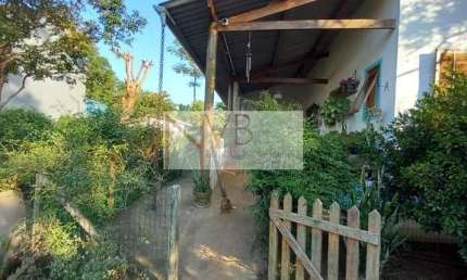 Casa à venda em  Cotia: 110m², 1 dormitório, 1 suíte, 2 banheiros por R$550.000. Confira!