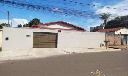 Casa com 6 quartos à venda na Pedro Ludovico Teixeira, 1, Jardim Todos os Santos, Senador Canedo por R$ 645.000
