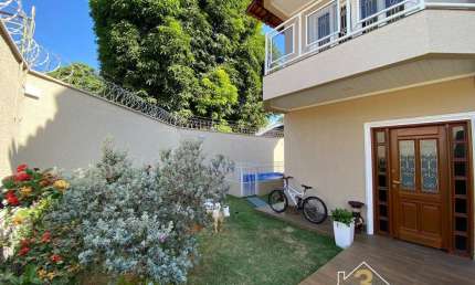 Casa com 3 quartos à venda na Avenida Trieste, 22, Jardim Europa, Goiânia por R$ 1.690.000