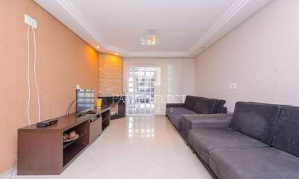 Sobrado de 317 m² no bairro Bom Jesus - São José dos Pinhais