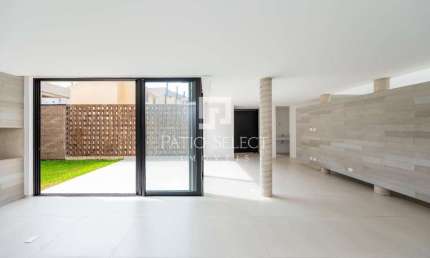 Casa de condomínio com 185 m², 3 quartos sendo 3 suítes à venda no bairro Campo Comprido.