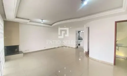 Sobrado, 03 Dormitórios, 130m², Água Verde, Curitiba-PR.