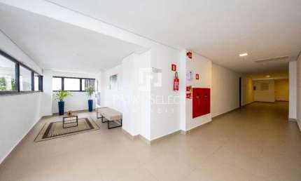 Apartamento com 2 Dormitórios, 1 Suíte, Sacada com Churrasqueira, 1 Vaga de Garagem.