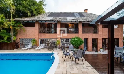 Casa com 767 m², 6 quartos sendo 4 suítes à venda no bairro uberaba.
