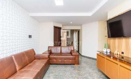 Sobrado com 112 m², 4 quartos sendo 1 suíte à venda no bairro Boqueirão.
