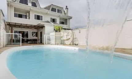 Casa com 213 m², 03 quartos sendo 1 suíte à venda no bairro Mossunguê.