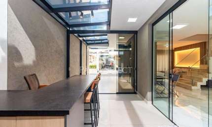 Casa de condomínio com 139 m², 3 quartos sendo 1 suíte à venda no bairro Boqueirão.