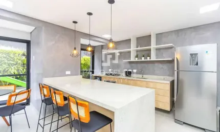 Cobertura com 174.7 m², 3 quartos sendo 1 suíte à venda no bairro Centro.