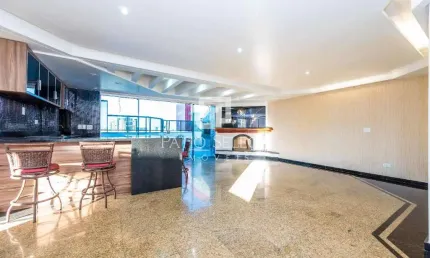 Cobertura com 240.96 m², 3 quartos sendo 2 suítes para alugar no bairro Centro.